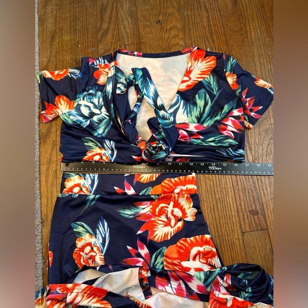Womens small floral 2piece cropped top w/ long maxi skirt, beach vacation outfit - Picture 7 of 8